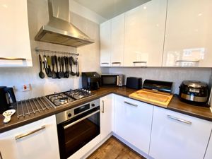 Kitchen- click for photo gallery